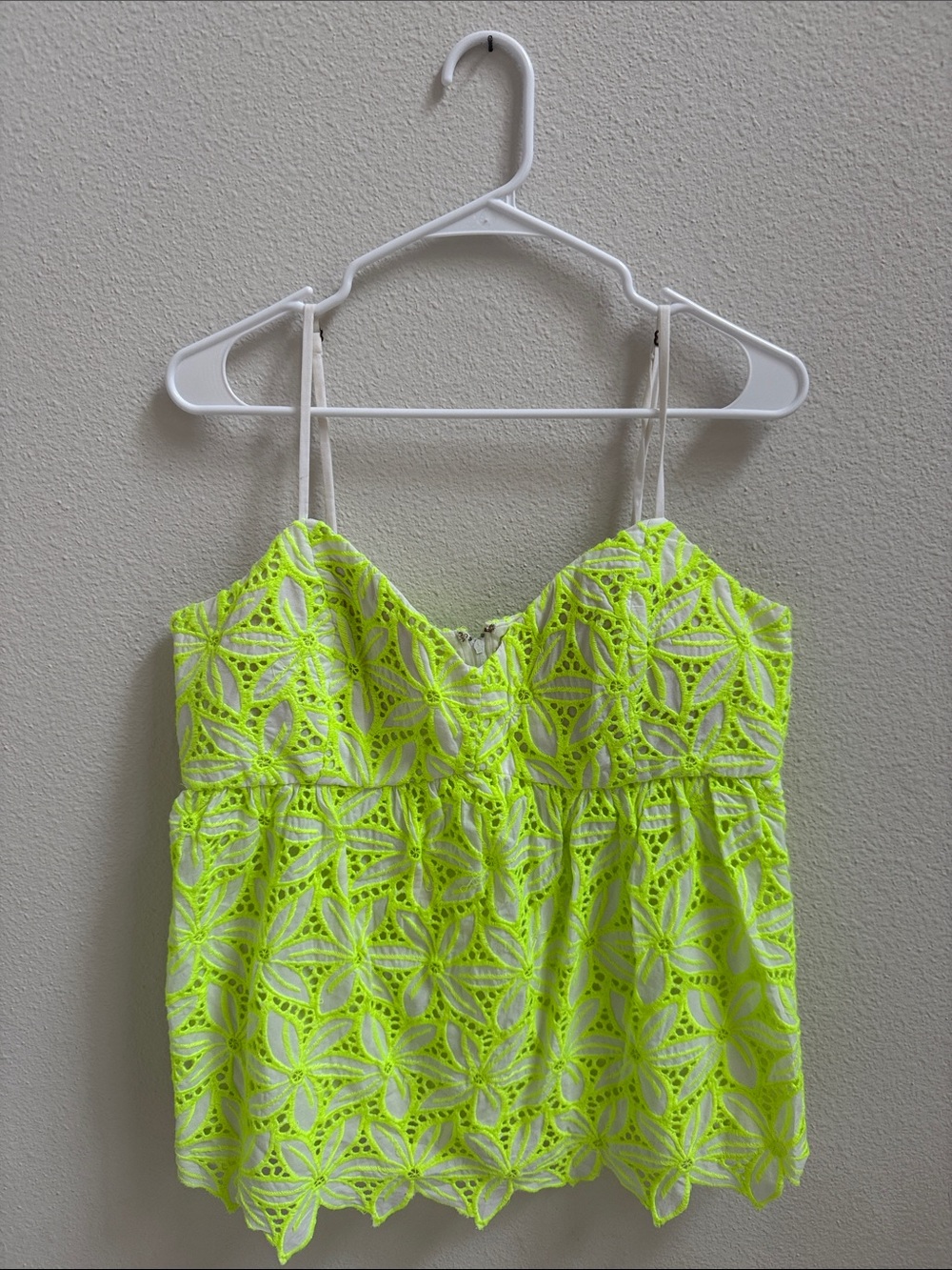 Lilly Pulitzer Michela Eyelet Cami Neon Lime Floral Lace Scalloped Tank Top 12